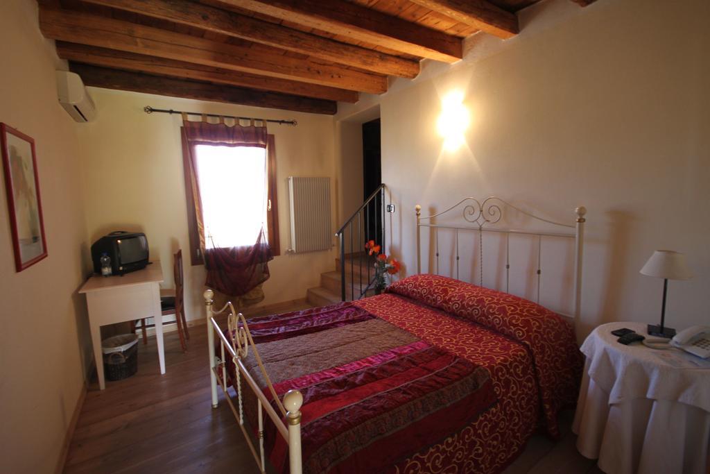 Agriturismo Borgo Tecla Rosa Room photo