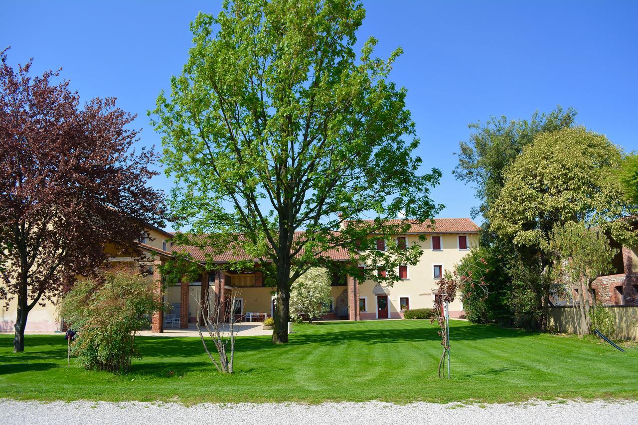 Agriturismo Borgo Tecla Rosa Exterior photo