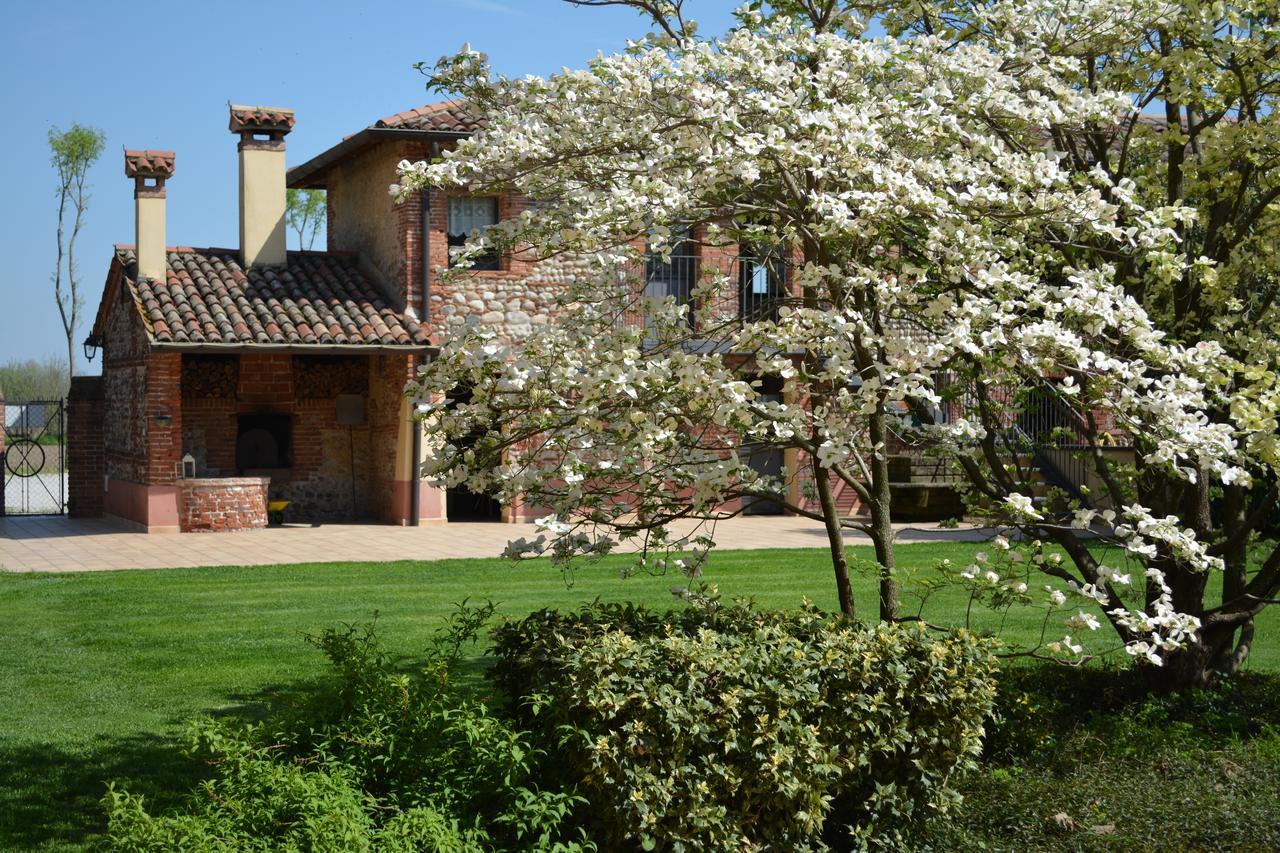 Agriturismo Borgo Tecla Rosa Exterior photo