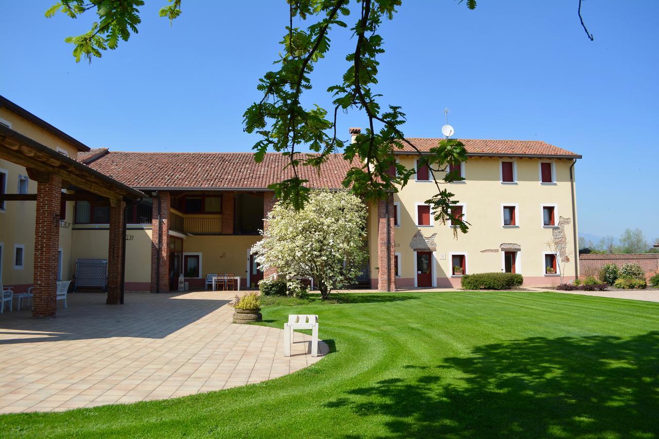Agriturismo Borgo Tecla Rosa Exterior photo